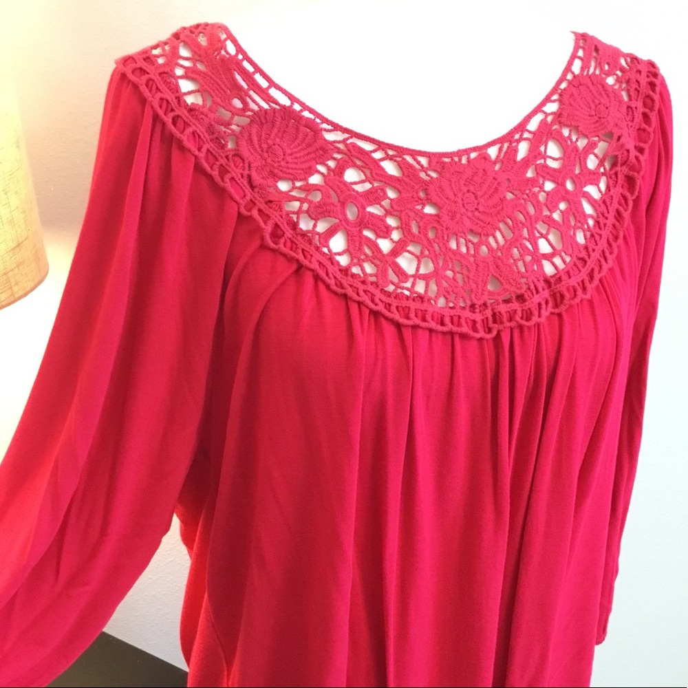 Pretty crochet 3/4 sleeve top